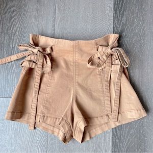 $295 5ā7 CINQ A SEPT Side Tie Shorts Size 0 Tan